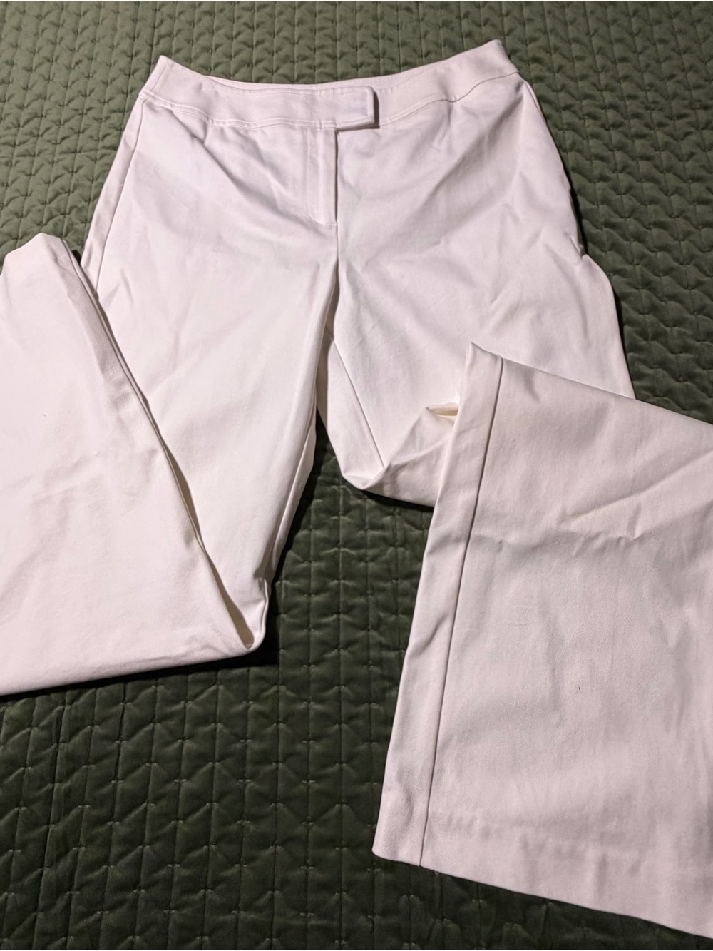 Chico’s off white flare leg pants size 1.5 US size 10